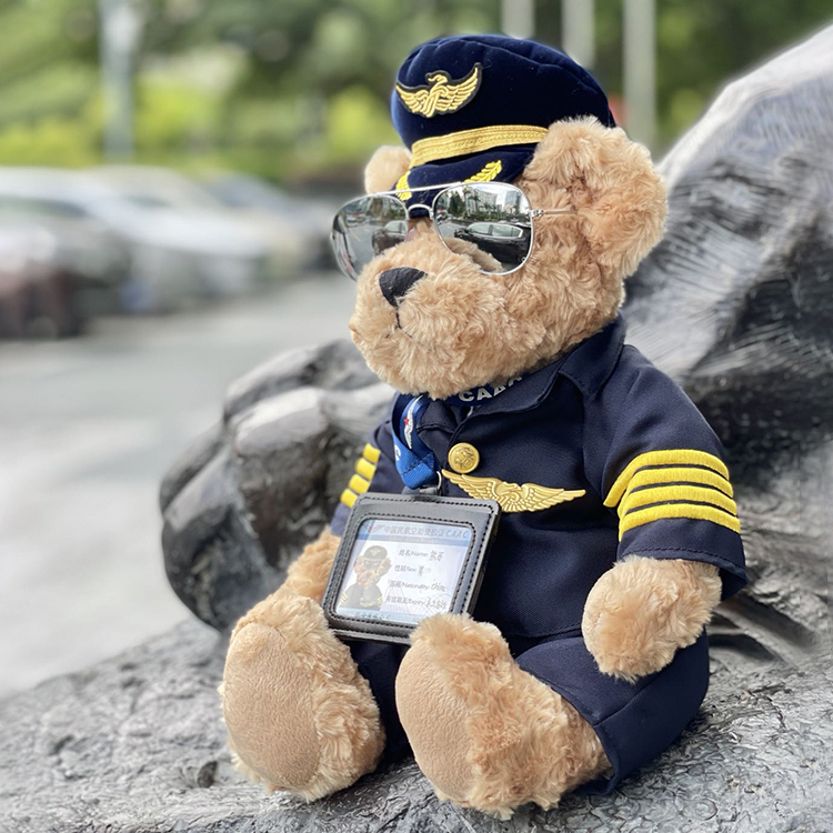 深航机长熊.jpg